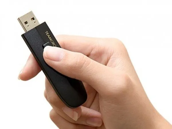 TEAM GROUP TeamGroup 64GB C186 USB 3.1 BLACK TC186364GB01