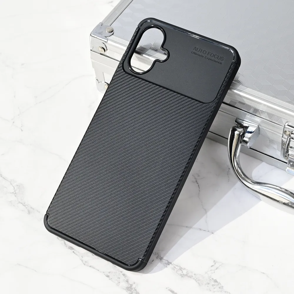 Torbica Defender Carbon za Samsung A065F Galaxy A06 crna