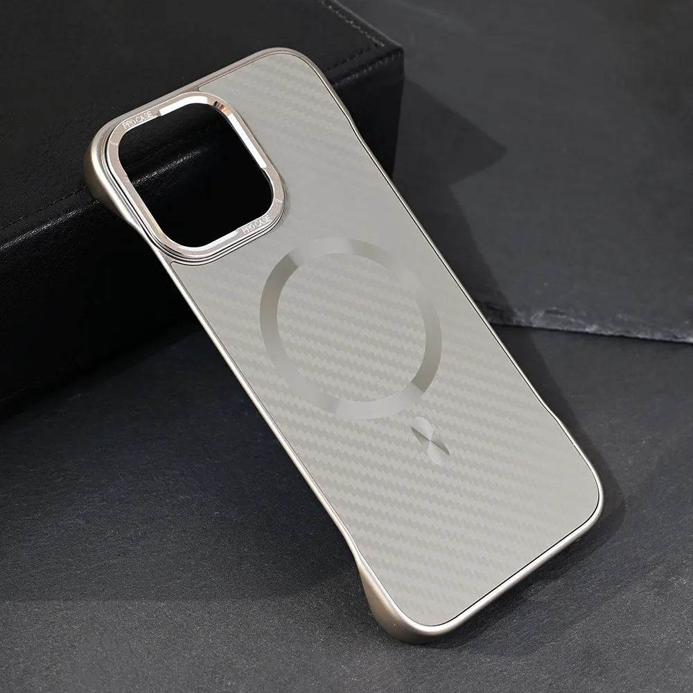Torbica Magsafe Carbon za iPhone 16 Pro Max 6.9 siva