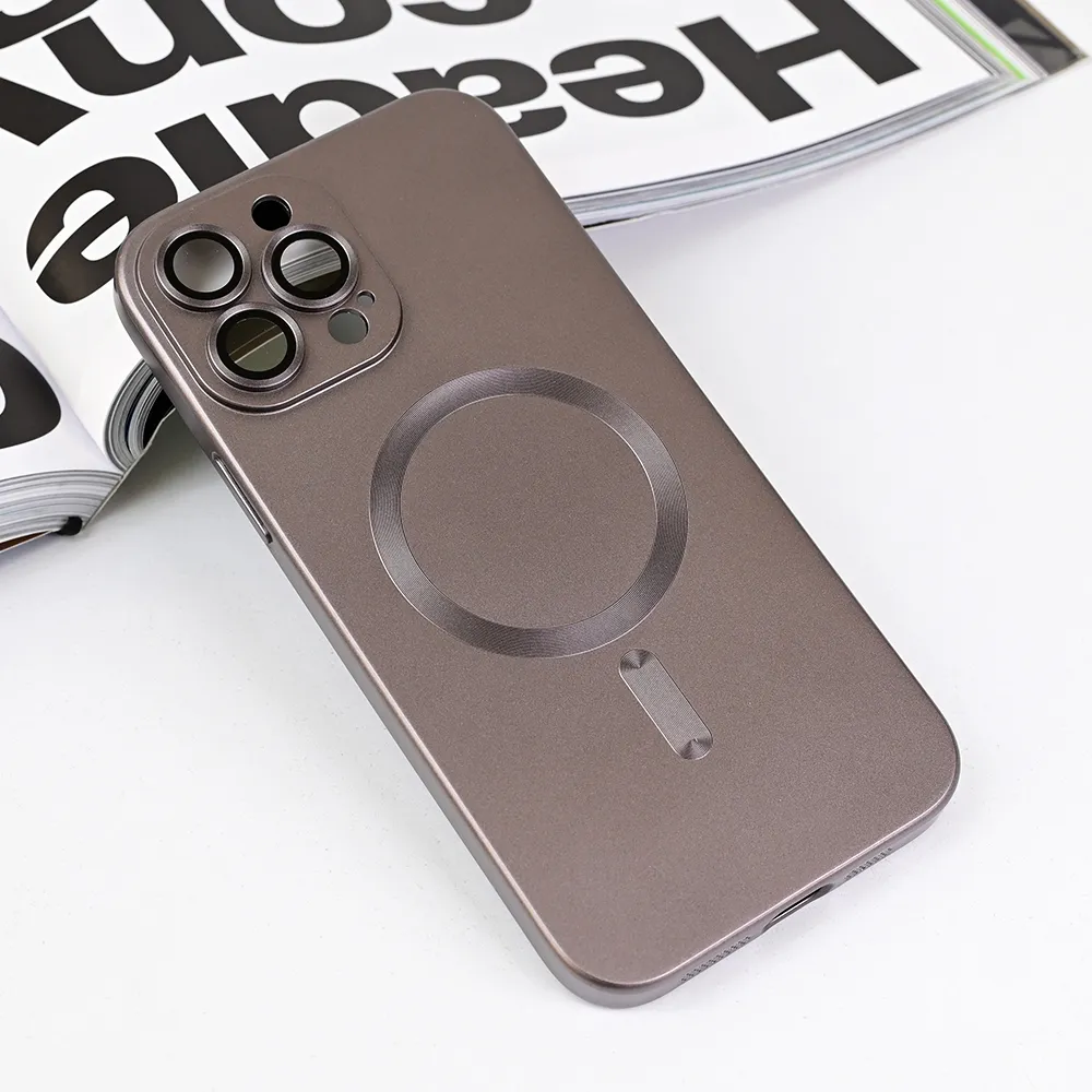 Torbica Magsafe Chrome za iPhone 13 Pro Max 6.7 siva