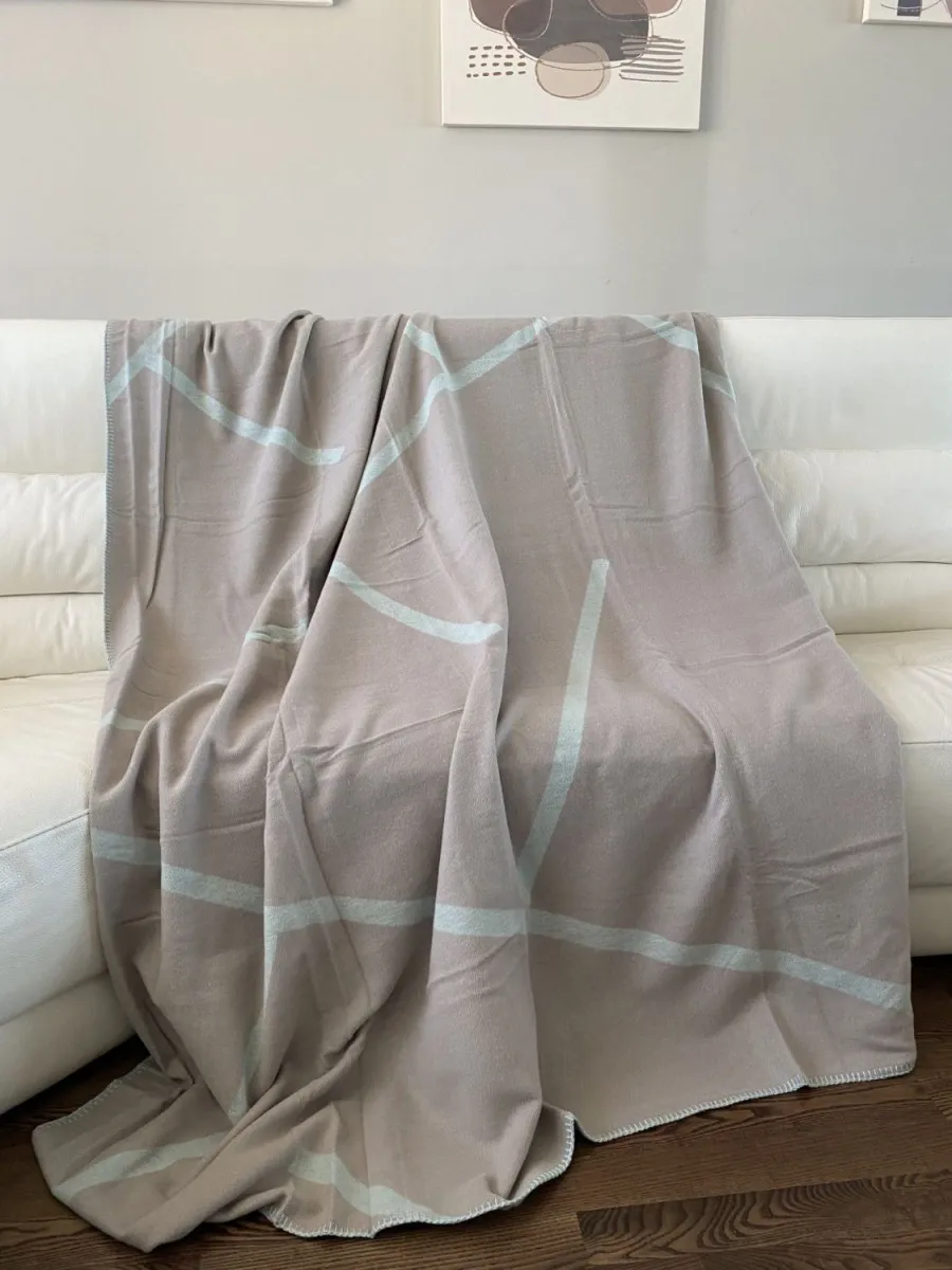 VIKTORIJA Ćebe Resa 200x230cm Braon