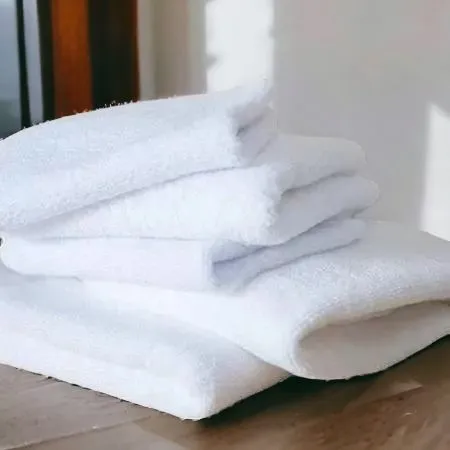 VIKTORIJA Peškir hotelski Glat 450g/m2 70x140 beli