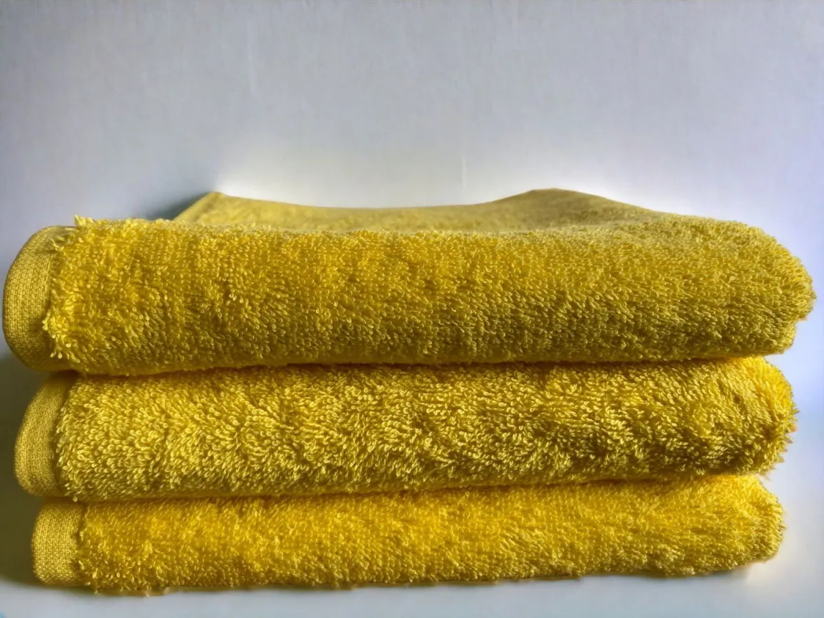 VIKTORIJA Peškir Indy 70x130 glat 400g/m2 žuti