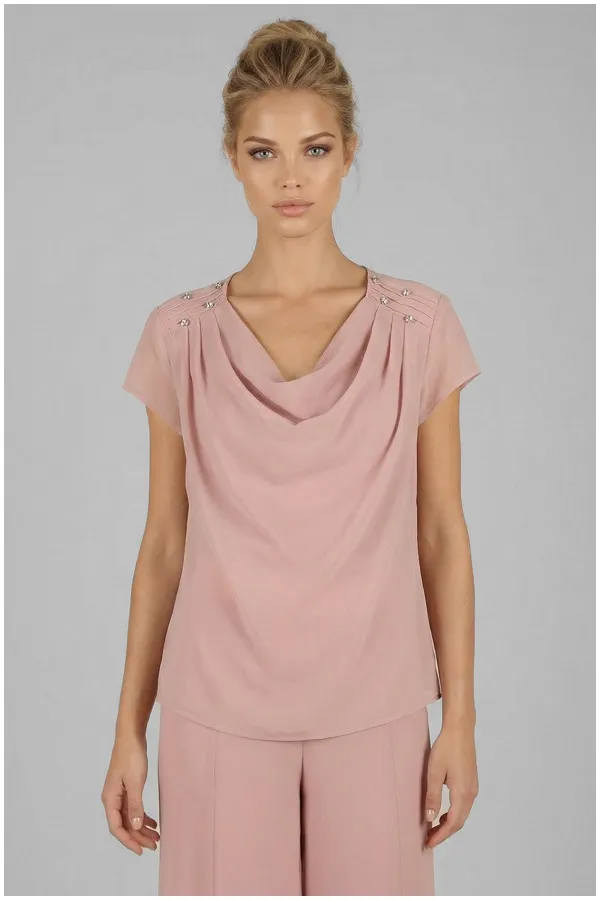 Elegantni roze set sa drapiranom bluzom