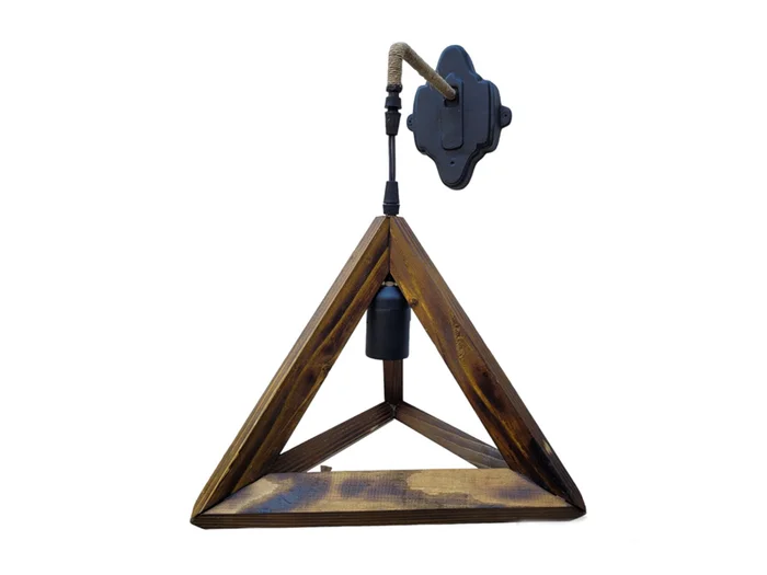 Zidna lampa PIRAMIDA