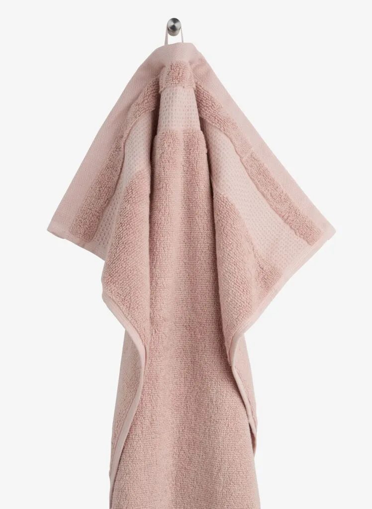 Peškir NORA 50x100 pepeljasto roze