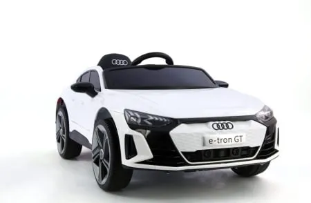 Audi RS E-TRON GT licencirani 2216 beli