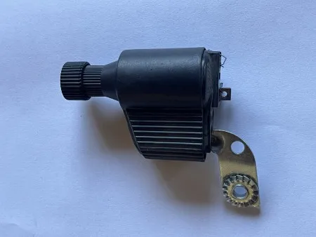 Dinama plastična leva ( SVE-112 )