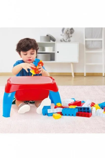 Dolu sto sa kockama ( 052988 )