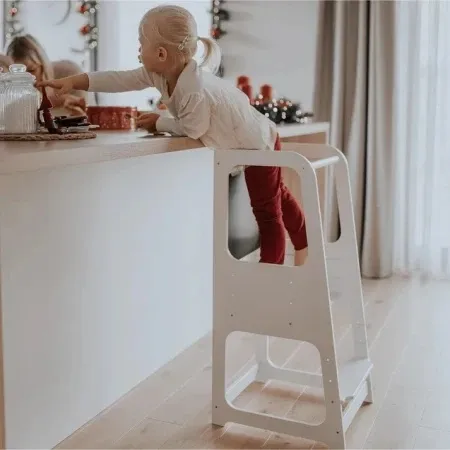 Kinder home Montessori toranj edukativna stolica sa crnom tablom i podesivom visinom, bela, za decu od 1-4 godine ( TF-13071 )