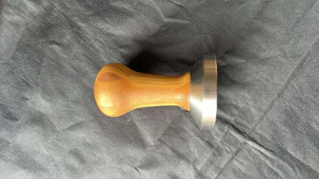 Tamper 58mm drvo 321/00 ( 420050 )