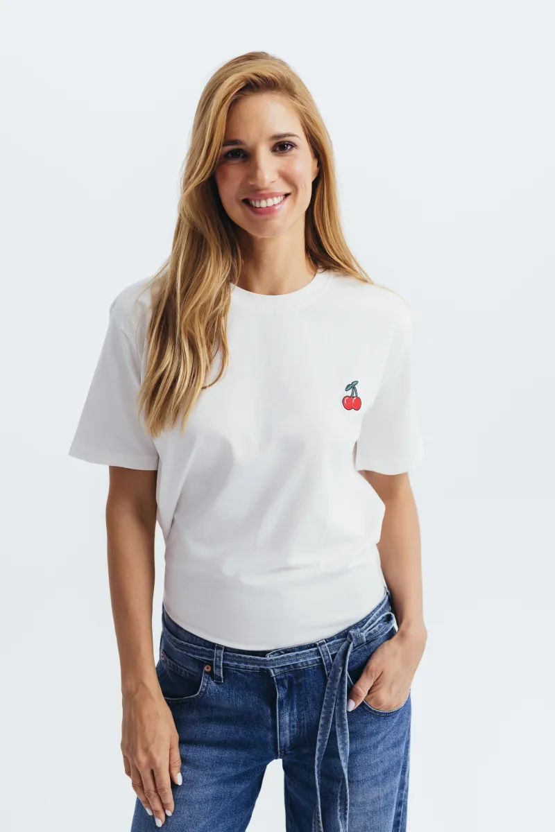 Bela majica sa sitnim cherry detaljem