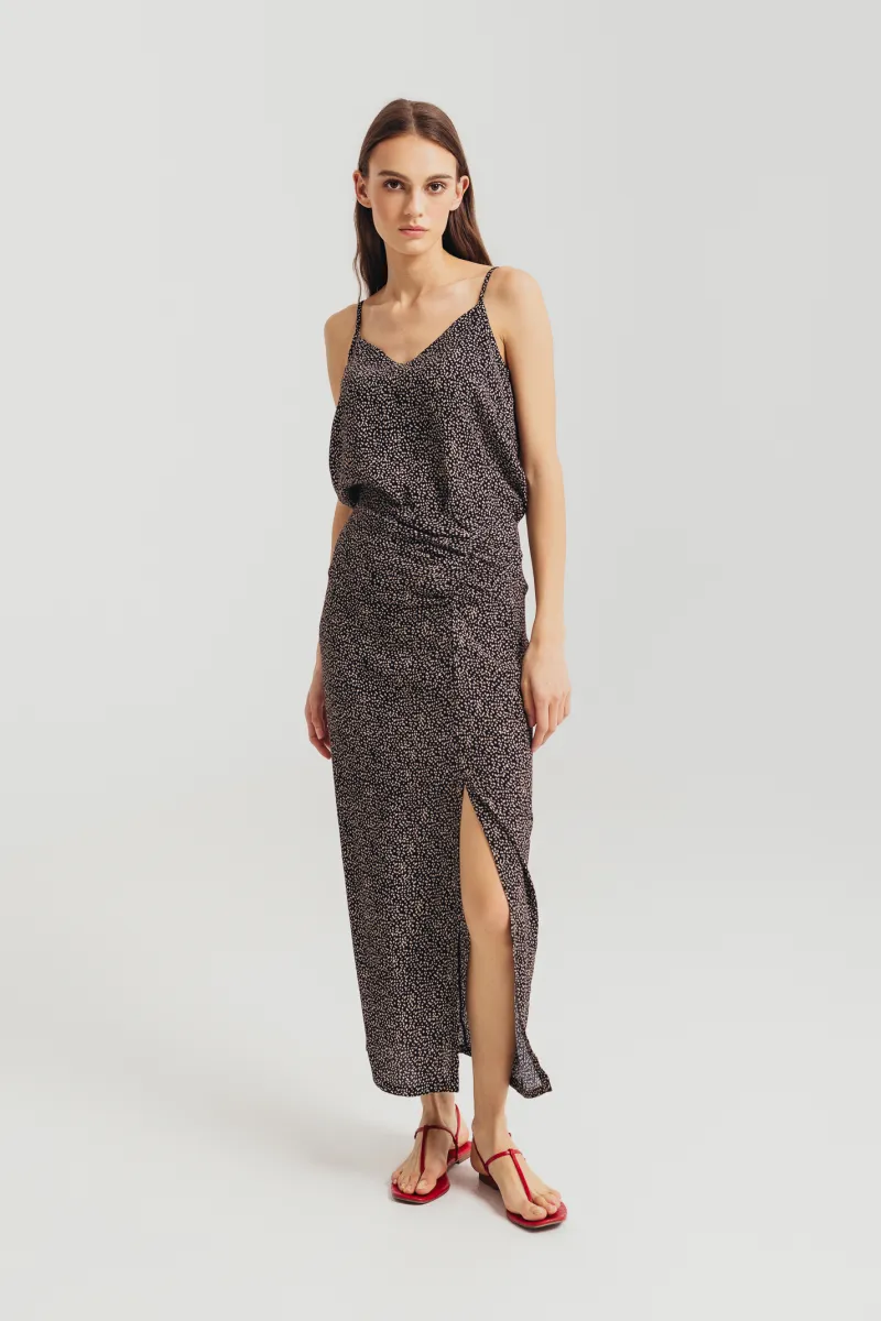 Crna bluza sa tankim bratelama i sitnim printom