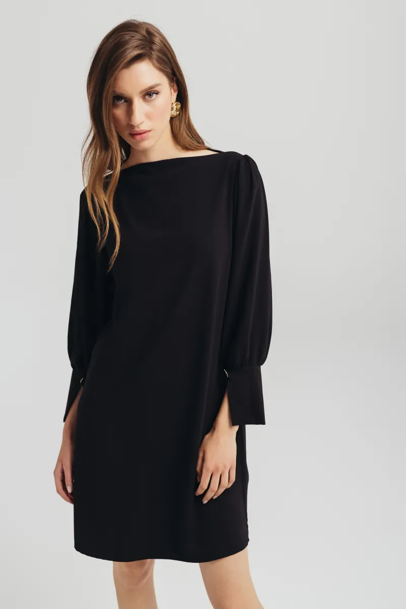 Crna  mini haljina sa širokim rukavima