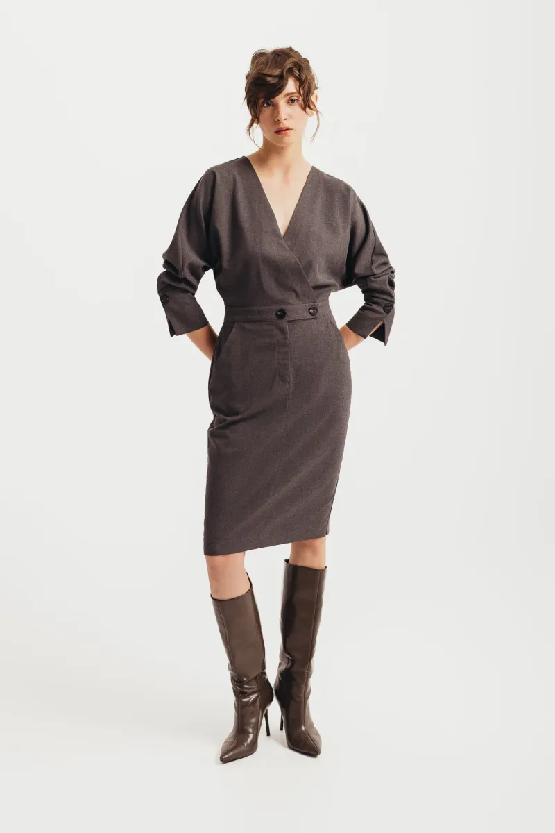 Ženska poslovna haljina s V izrezom