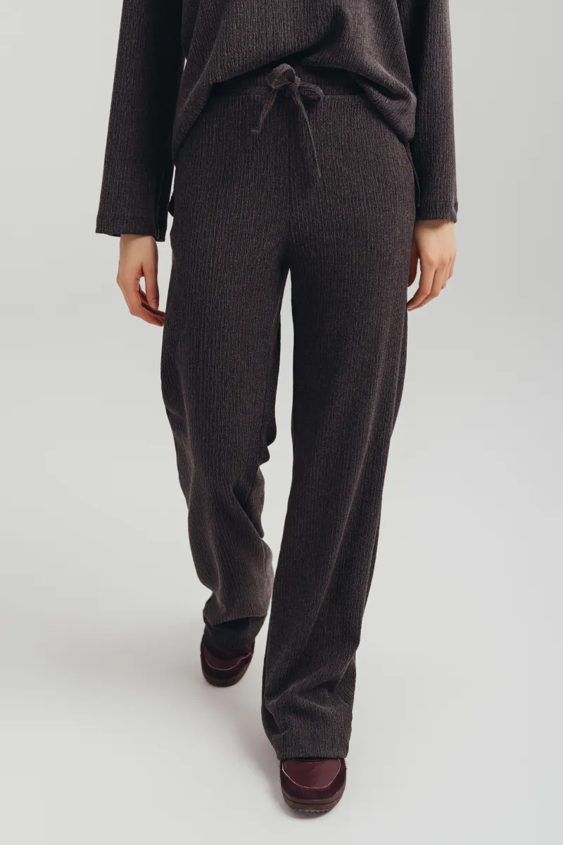 Ženski donji deo trenerke u sivoj boji 