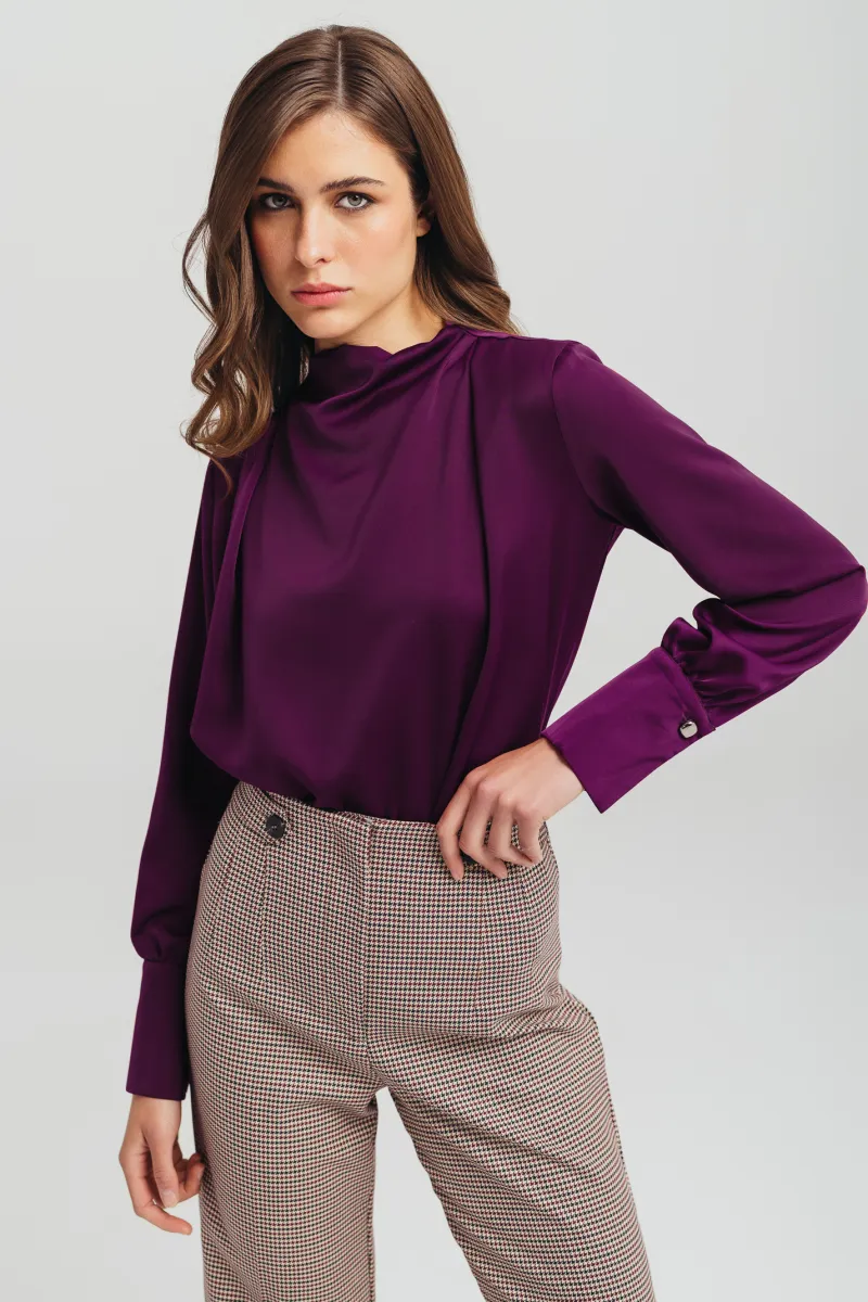 Ljubičasta  bluza sa visokim izrezom