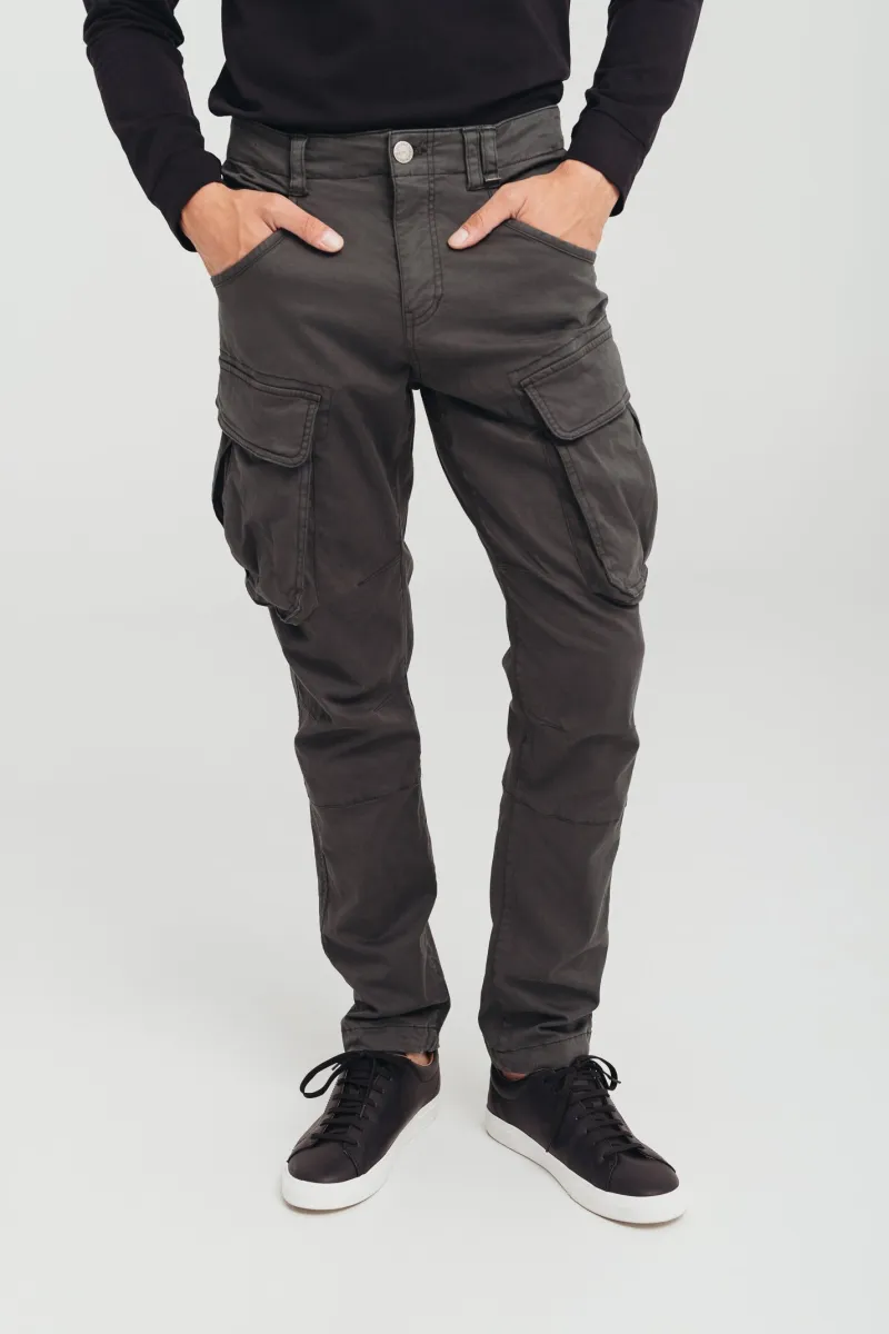 Muške cargo pantalone tamno sive boje