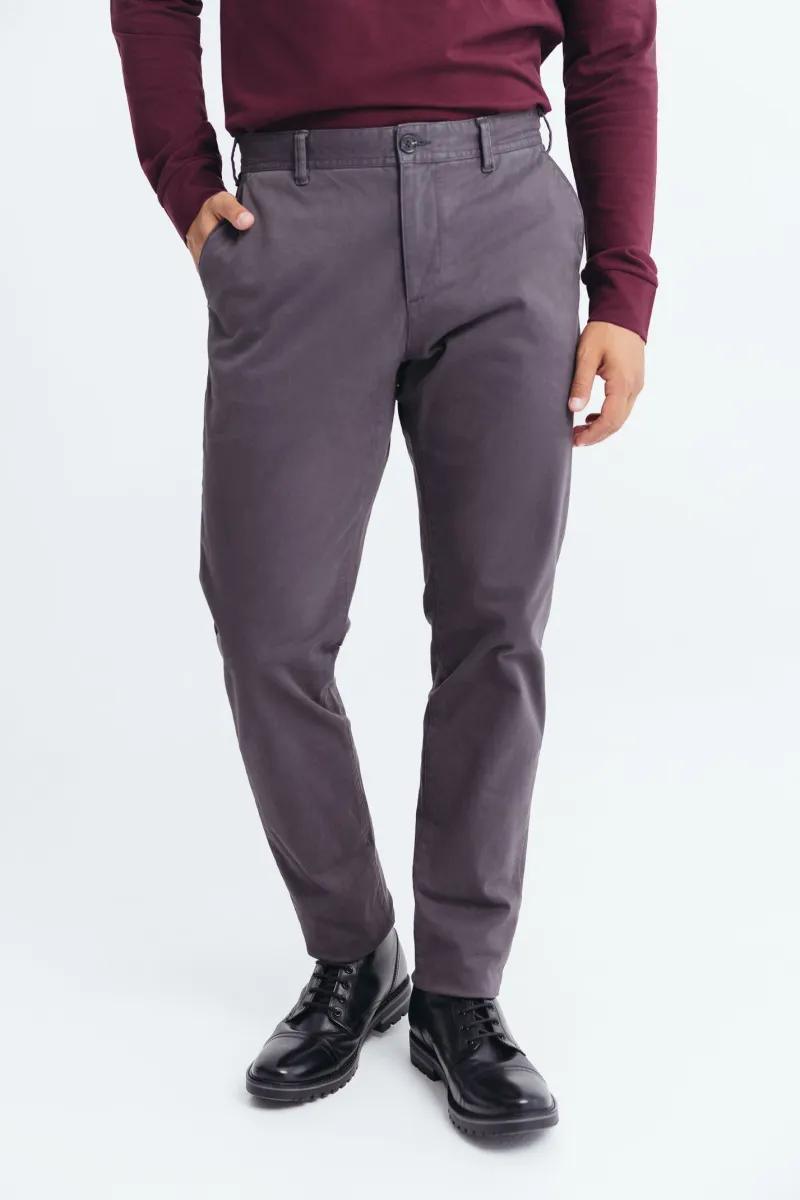 Muške chino pantalone tamno sive boje