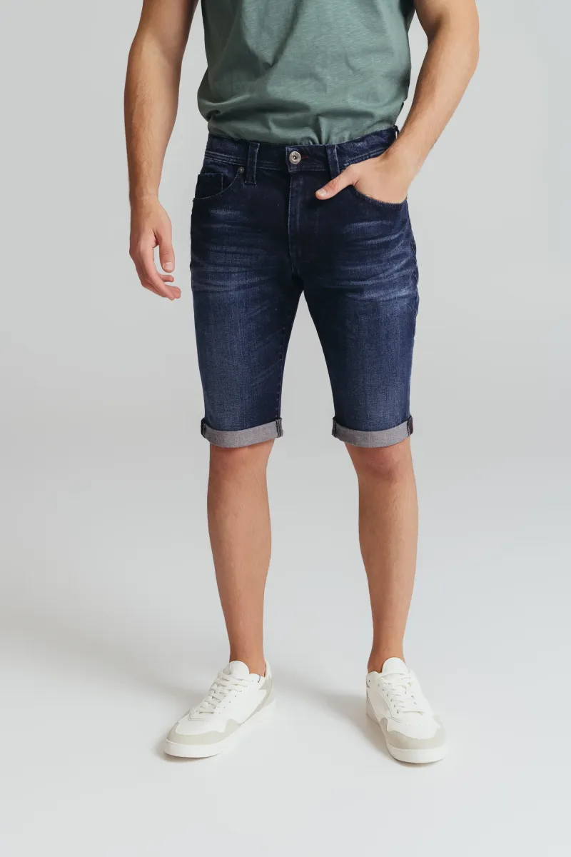 Muške tamne teksas bermude slim fit kroja sa podvrnutim nogavicama