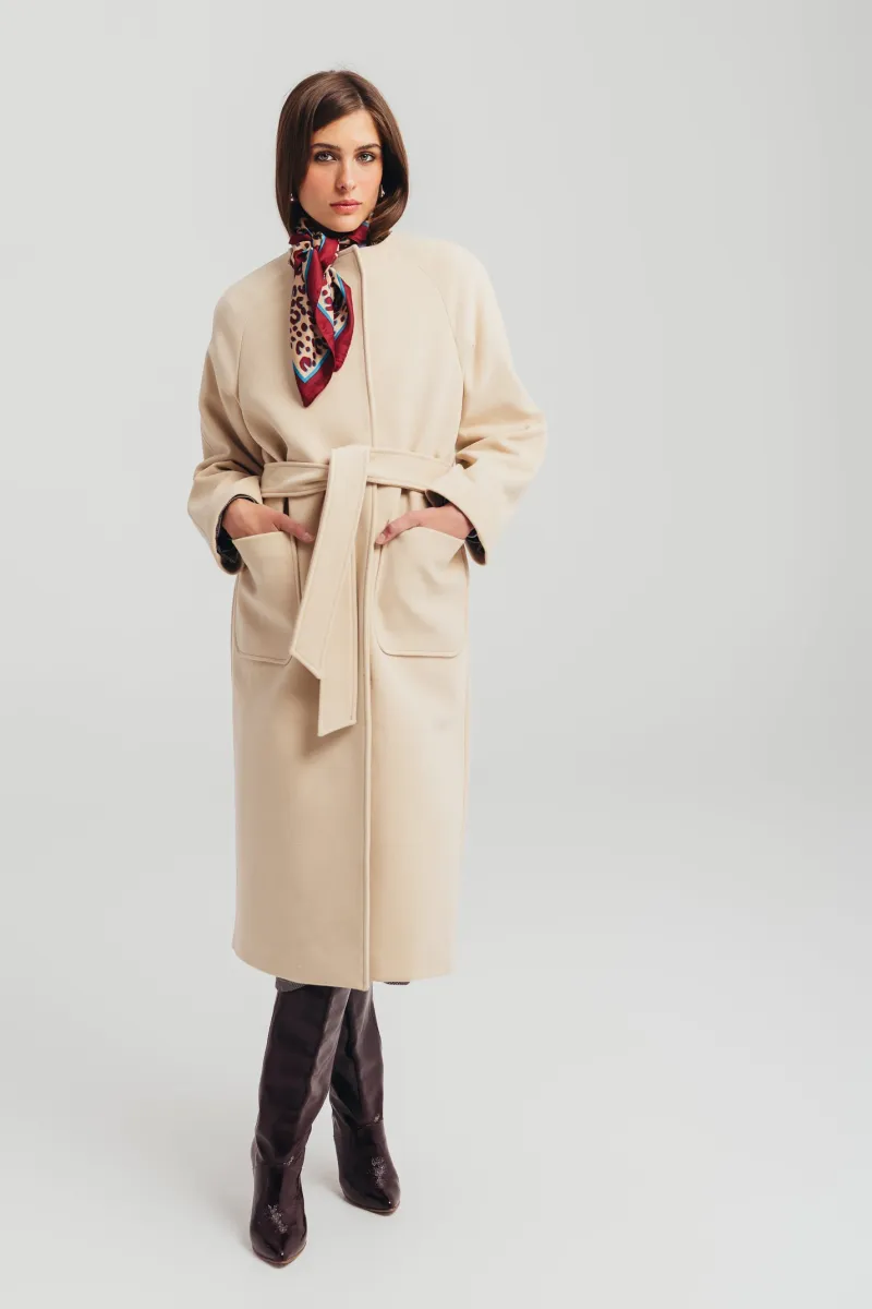 Oversize ženski bež kaput sa džepovima