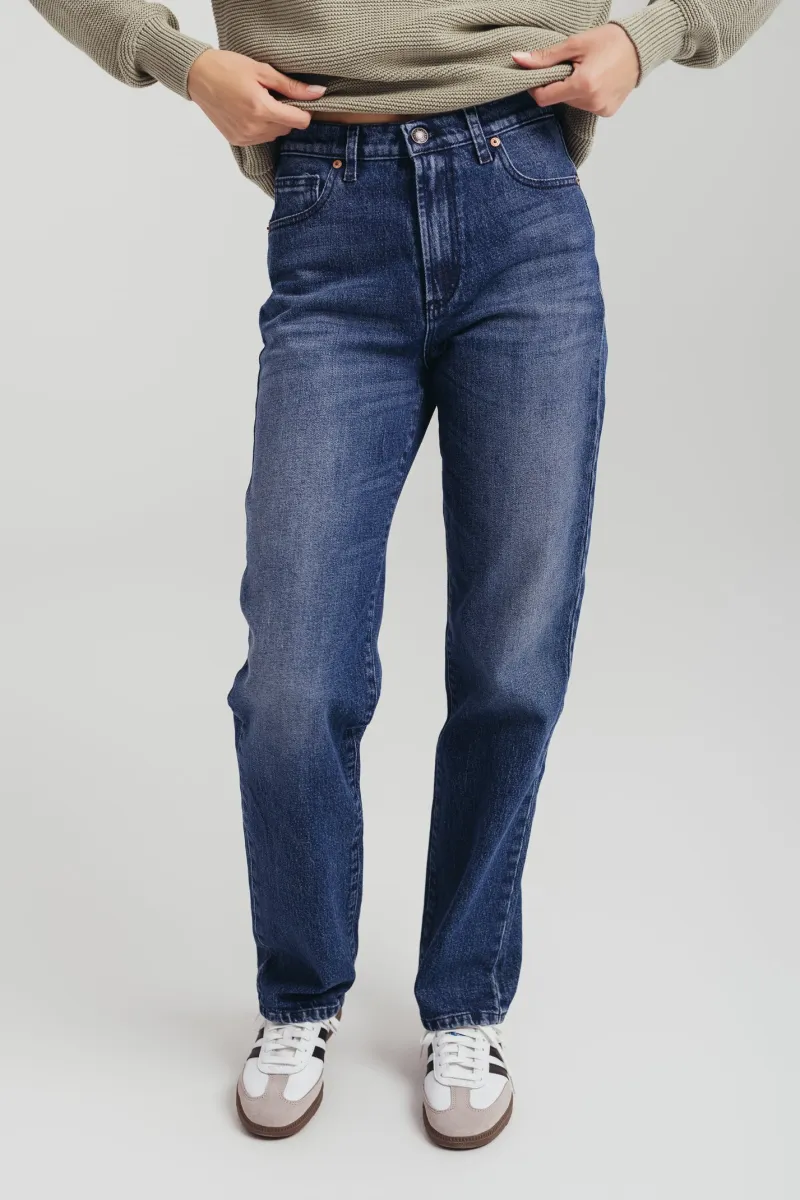 Regular fit farmerice sa ravnim nogavicama i visokim strukom -model 252