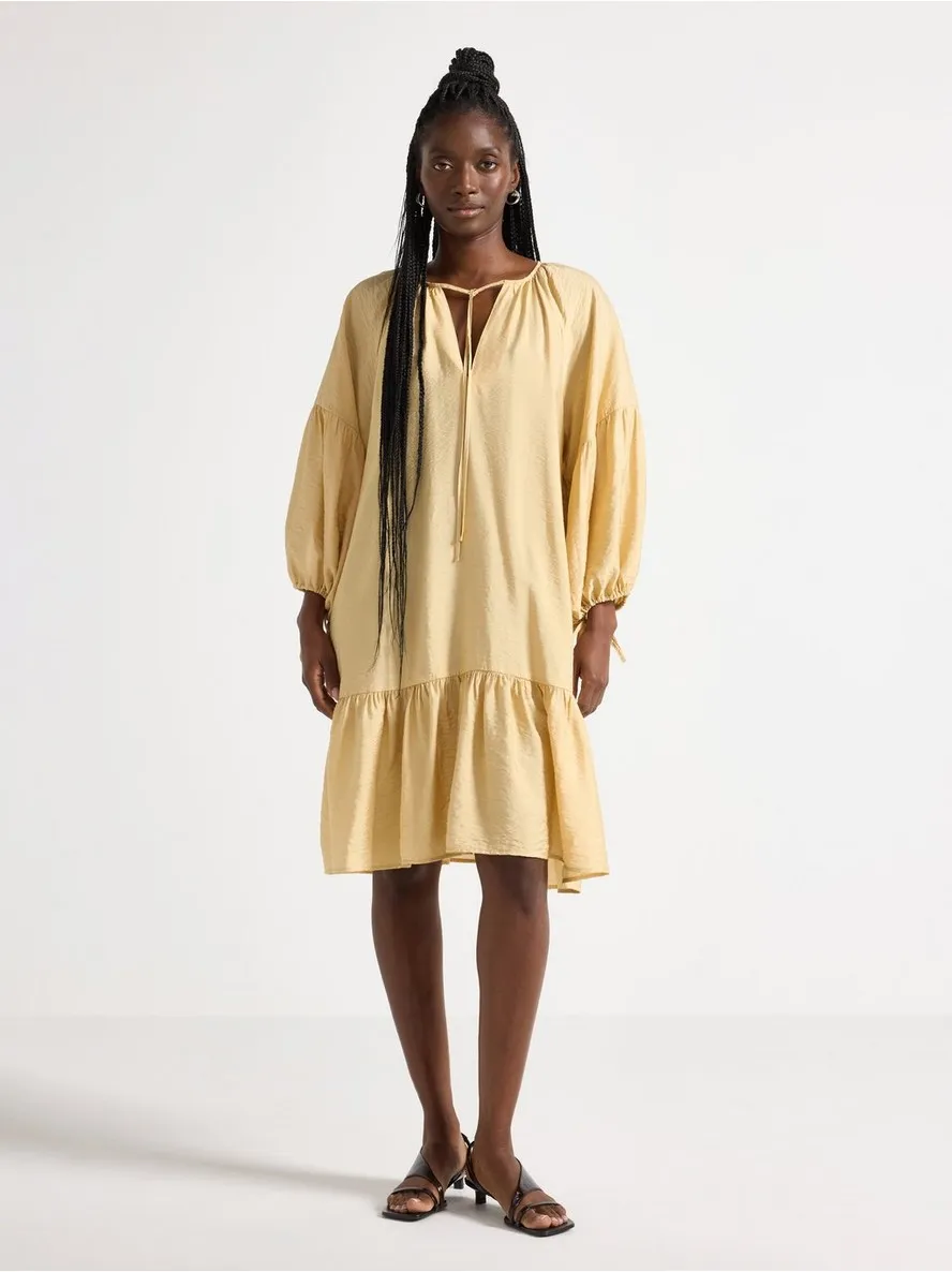 Haljina – Mini dress with puff sleeve