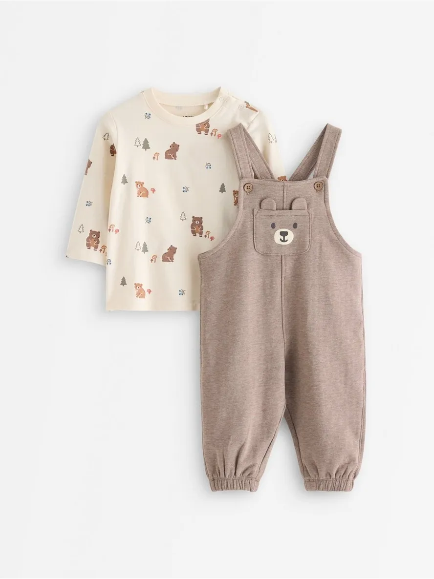 Set majica i pantalone – Set with top and dungarees