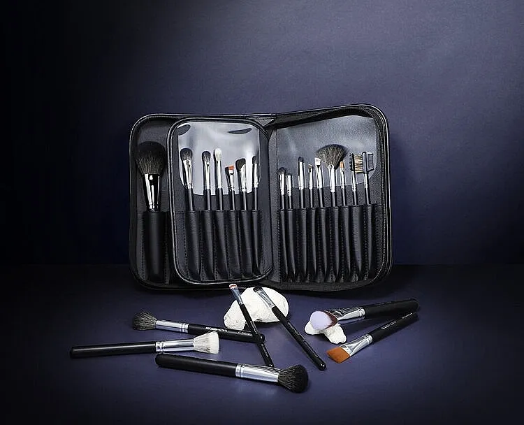Eigshow Beauty Master Series-PRO Bright Silver Set četkica za šminkanje, 26 kom.