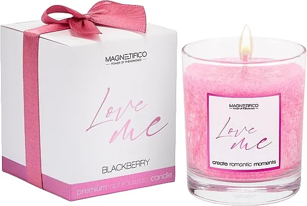 Magnetifico Love Me Blackberry Scented Candle Mirisna sveća 'Kupina'