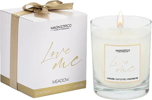 Magnetifico Love Me Meadow Scented Candle Mirišljava sveća 'Livada'