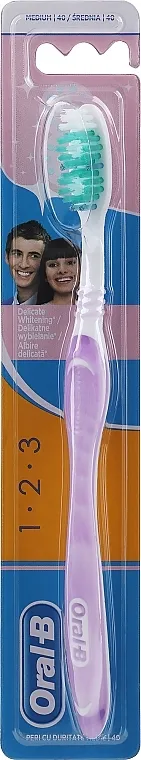 Oral-B 1 2 3 Delicate White 40 Medium Četkica za zube srednja, lila