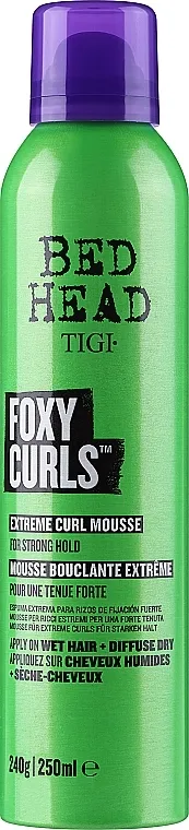 Tigi Bed Head Foxy Curls Mousse Mousse za snažno učvršćivanje kose