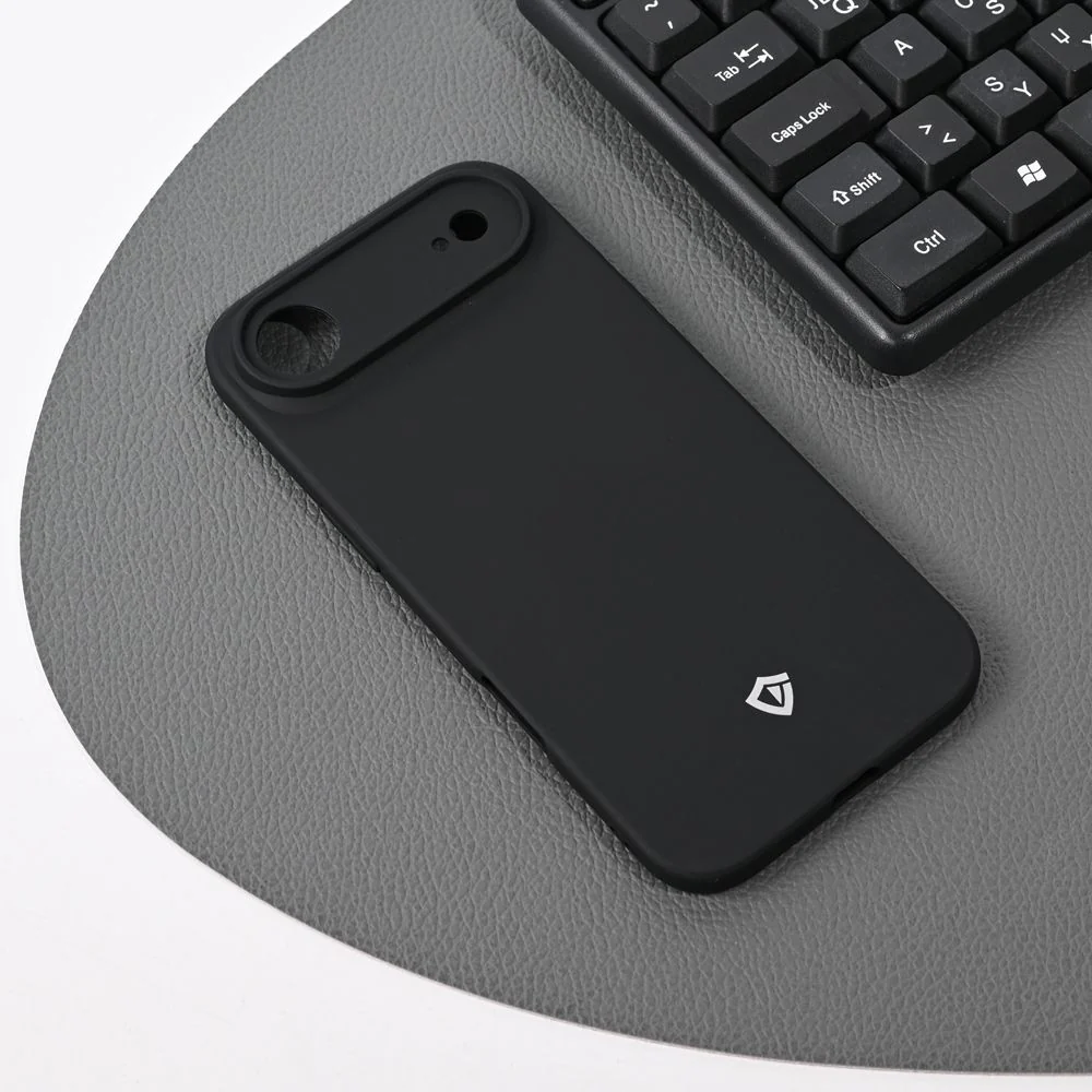 Maska za iPhone 17 Air 6.6 mat crna Teracell Skin