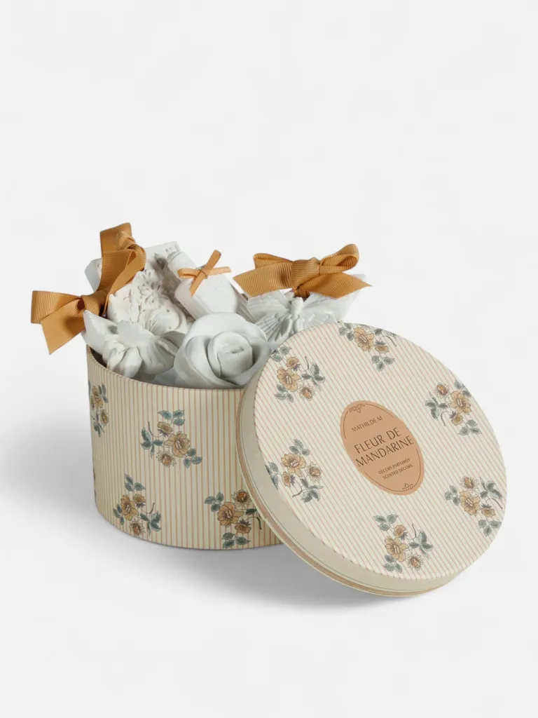 set od 5 mirisnih gipsanih dekoracija -  Fleur de Mandarine