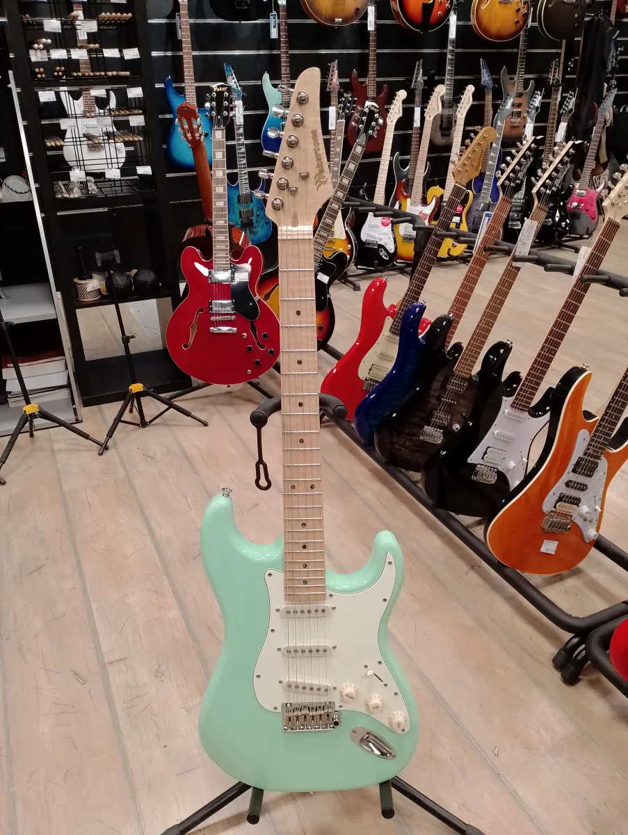 Wakekrtone VK62-LG Električna gitara Light Green Strat tri singla