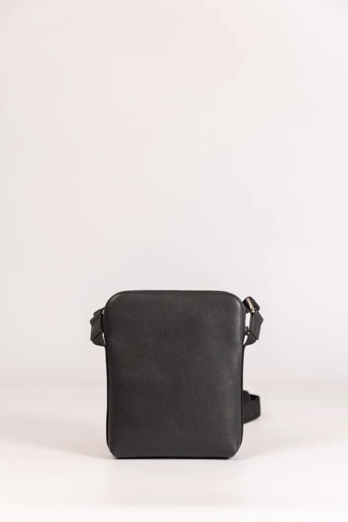 CRNA MUŠKA KOŽNA TORBICA 7112901-4