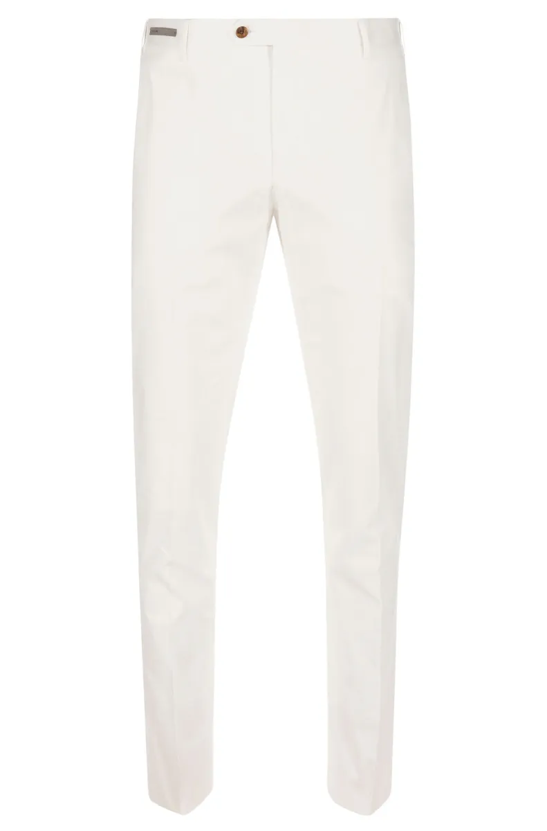 Bele muške pantalone