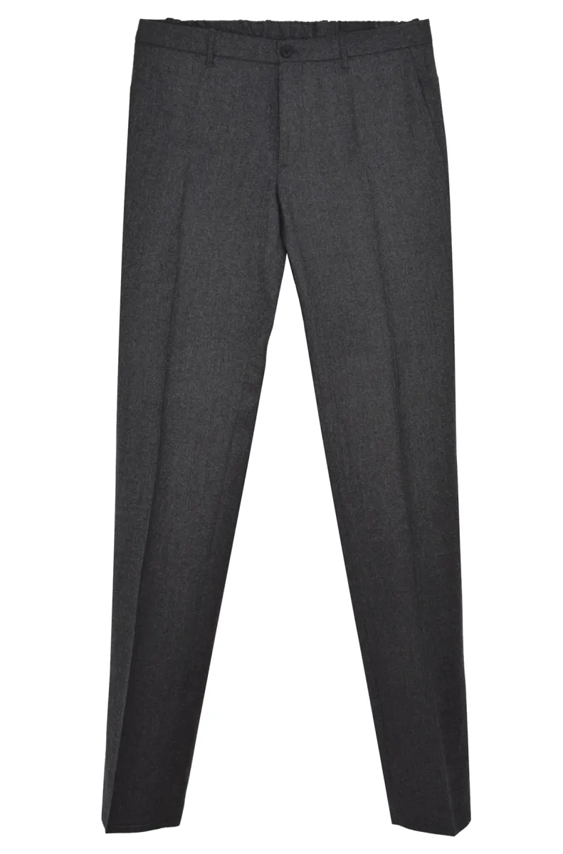 Muške pantalone sa crtom