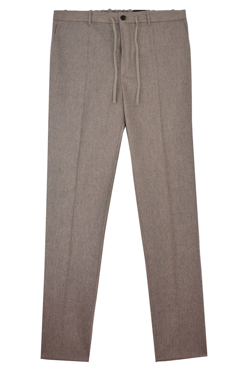 Muške pantalone sa učkurom