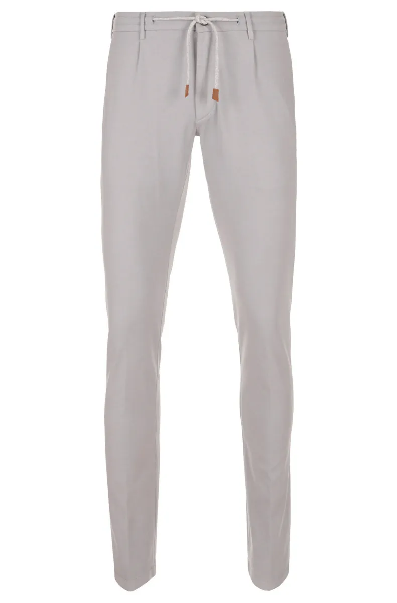 Sive muške pantalone