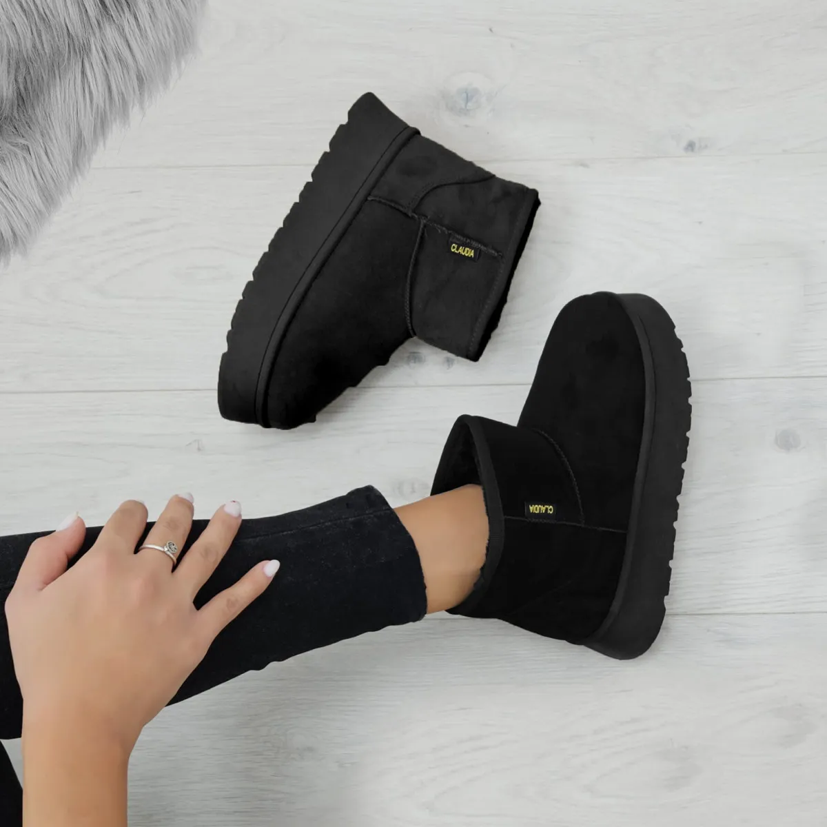 Mini boots