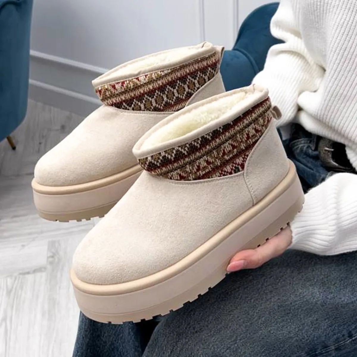Mini boots
