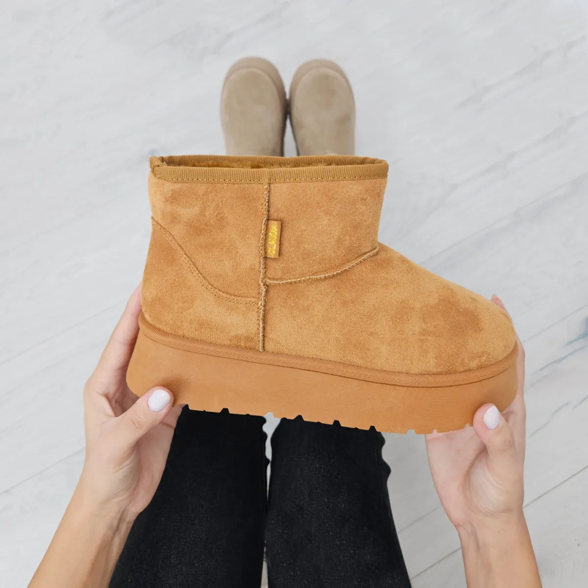 Mini boots