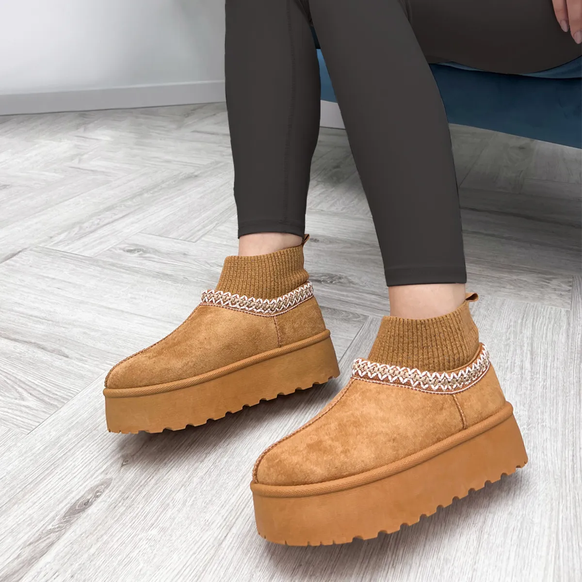 Mini boots