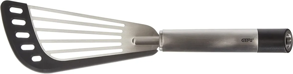 Kuhinjska lopatica sa prorezima Primeline 31.6cm inoks/crna Gefu
