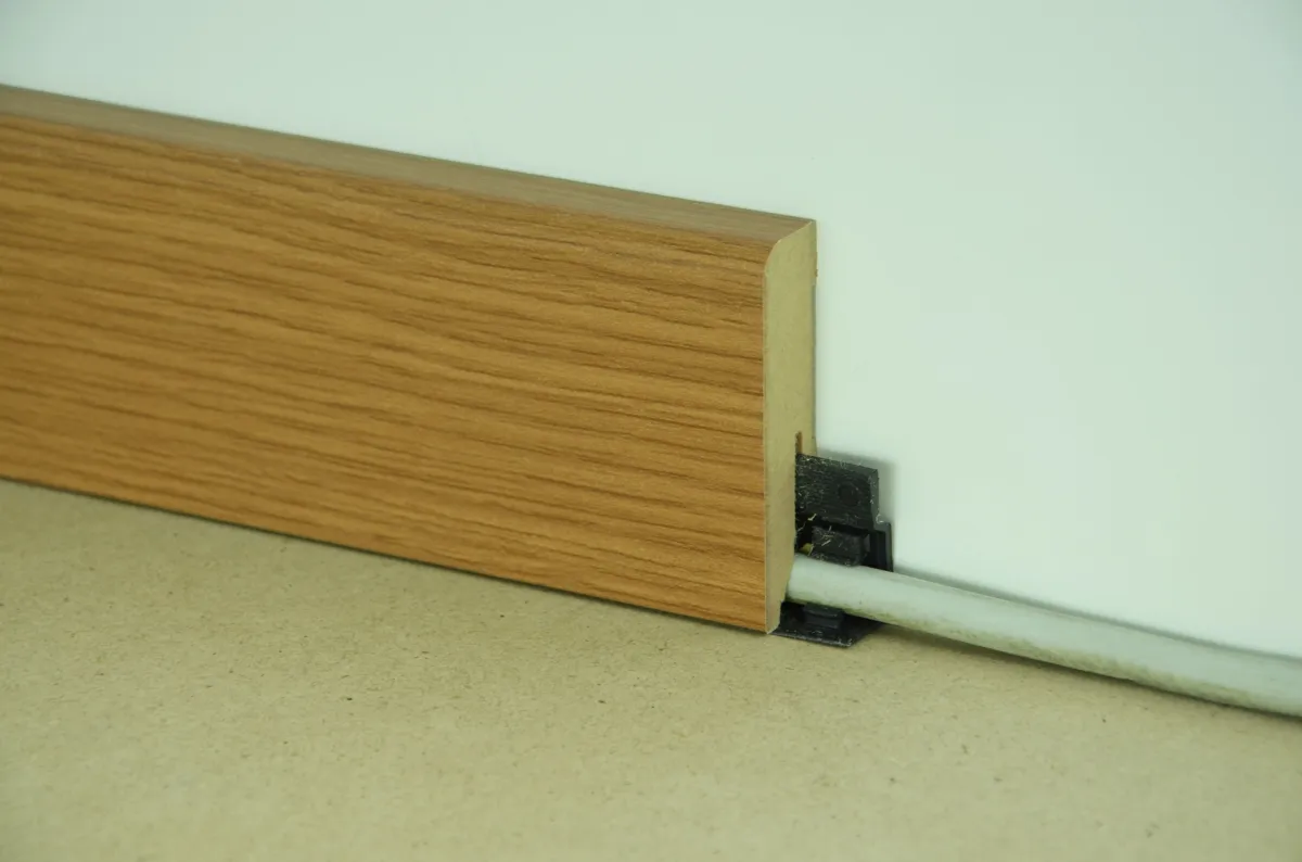 Lajsna za laminat FR-111 60x16mm 2.42m Ukras
