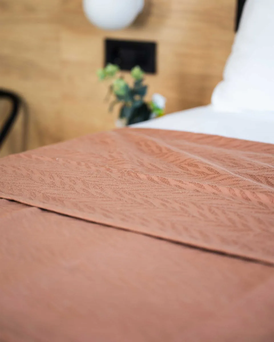 Prekrivač za jedan krevet Jacquard 180x240cm 250g/m2 moka