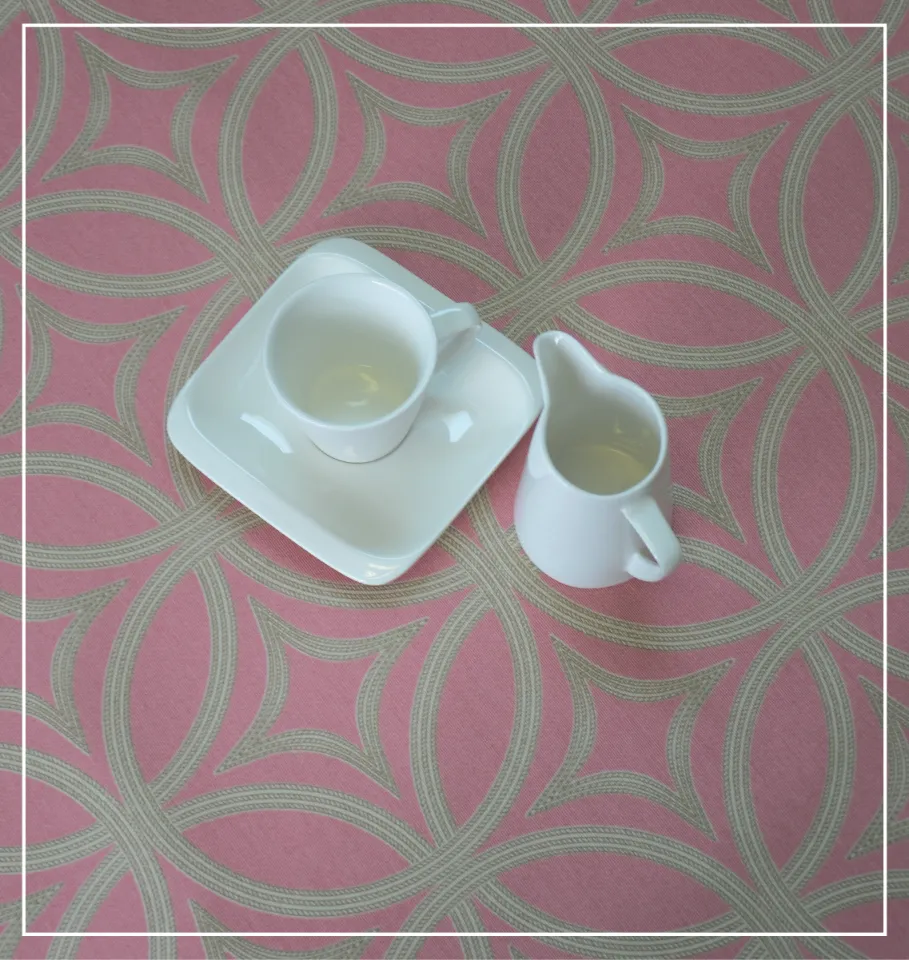 Stolnjak 140x140cm dez. 032659/026 vodoodbojni  Mixo