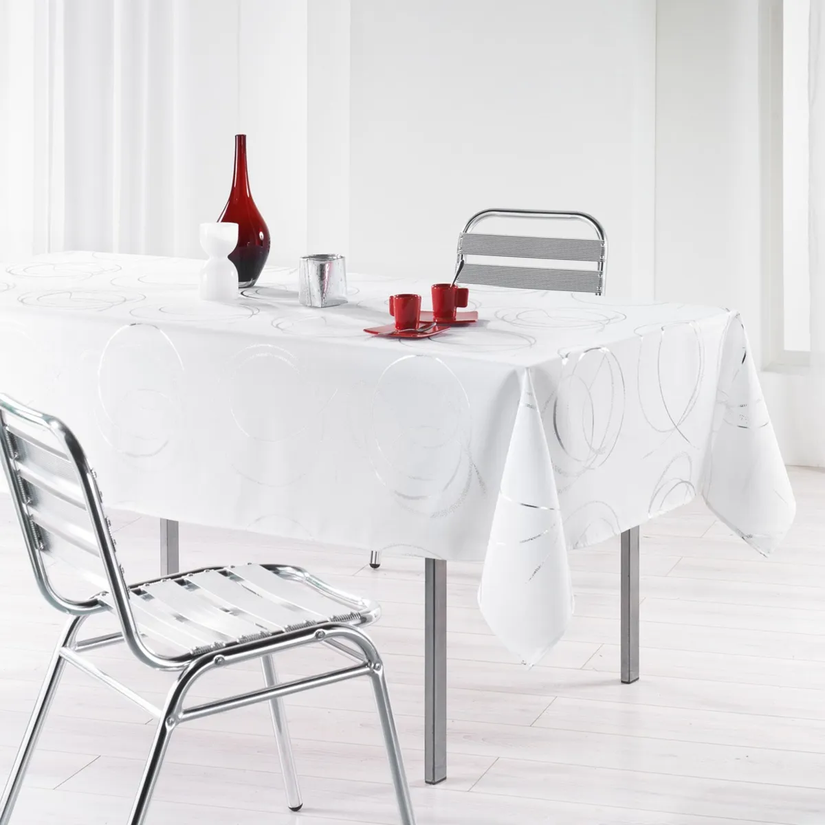 Stolnjak Bully 150x240cm beli/boja srebra Douceur d Interieur
